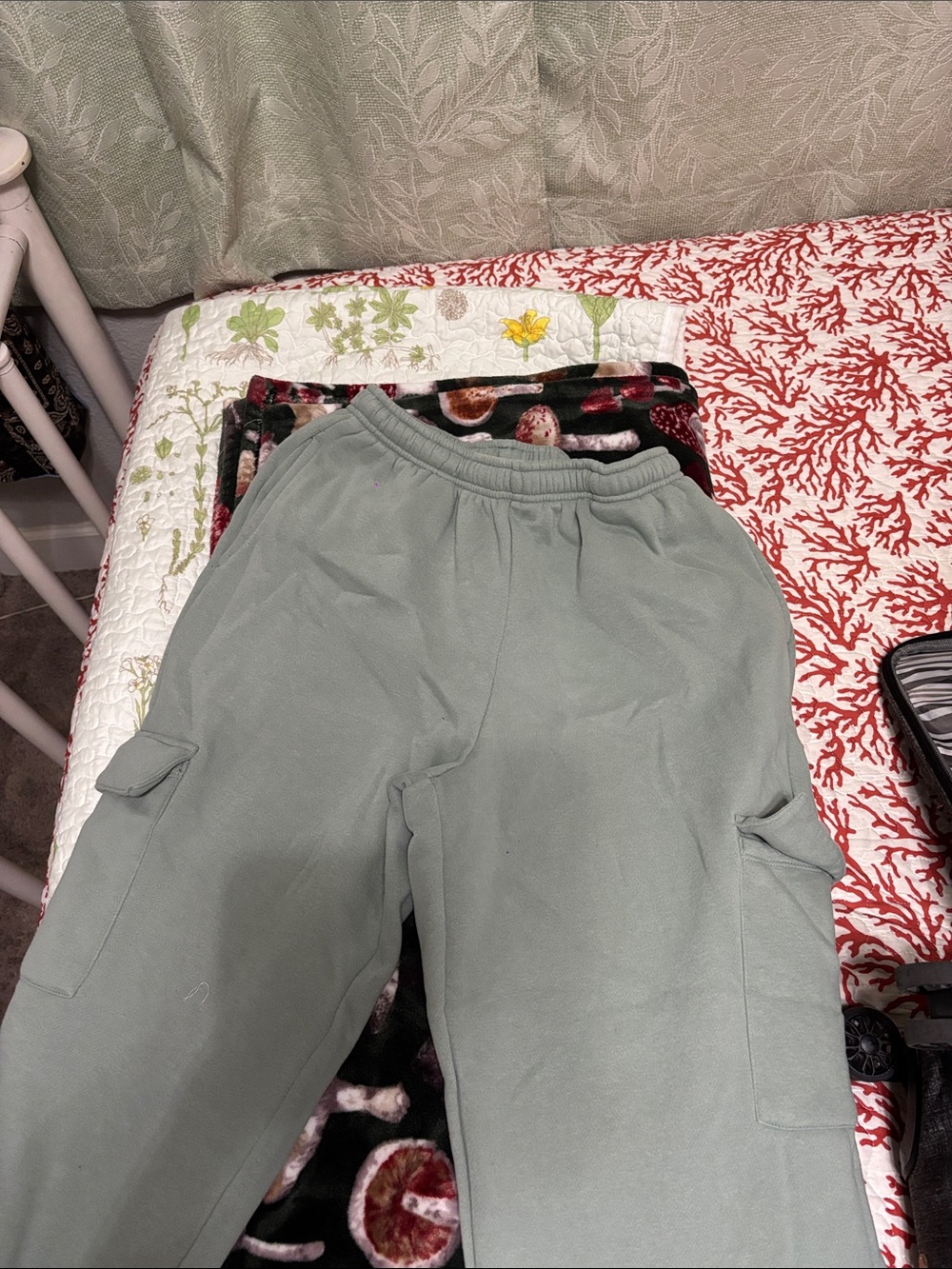 Old Navy Sage Green Cargo Jogger Pants